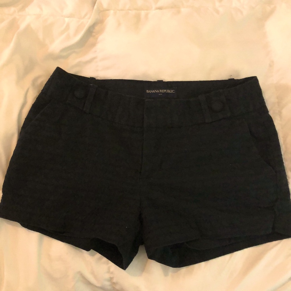 ADORABLE SUMMER SHORTS BANANA REPUBLIC